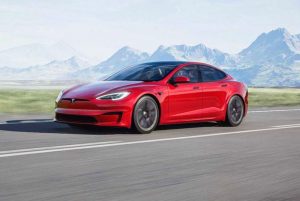 Появилось сравнение старой и новой Tesla Model X