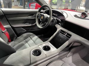 Электромобиль Porsche Taycan GTS Sport Turismo 2022