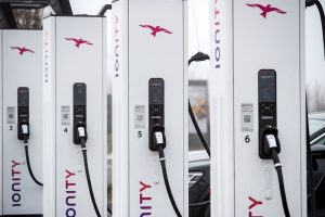 IONITY и Blackrock выделяют 700 млн евро на строительство 5,5 тысяч новых быстрых зарядных устройств для электромобилей в Европе