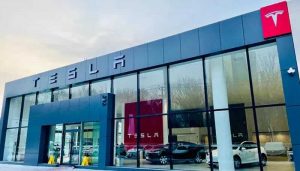 Tesla открывает свой первый магазин в Урумчи