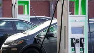 Сеть зарядных станций для электромобилей Electrify America планирует развёртывание новых систем хранения энергии
