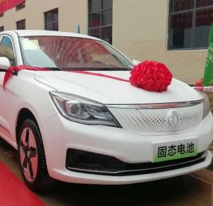 Компания Dongfeng Motor заявила о поставках первых 50 электромобилей с твердотельными аккумуляторами