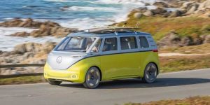 В компании Volkswagen планируют продемонстрировать серийную версию электрического микроавтобуса ID.Buzz 9 марта 2022 года