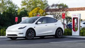 Опрос J.D. Power: владельцы электромобилей Tesla имеют положительный опыт