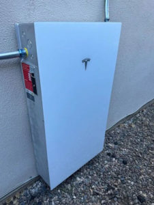 Компонент Tesla начала устанавливать Powerwall 3