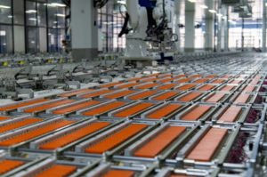 Китай предупреждает о рисках избыточных мощностей в индустрии производства аккумуляторов